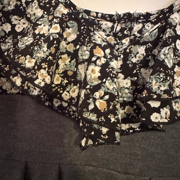 Solemio Pleated Sheath Dress with Spaghetti Straps and flower print top - Picture 3 of 7